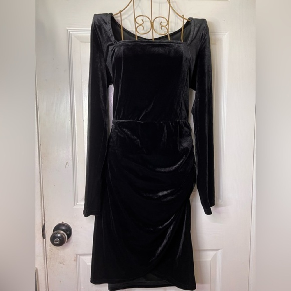 Elegant Black Long Sleeve Dress
